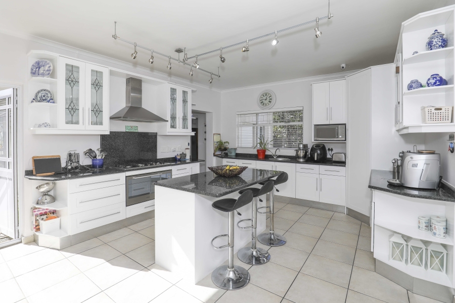 4 Bedroom Property for Sale in Claremont Western Cape